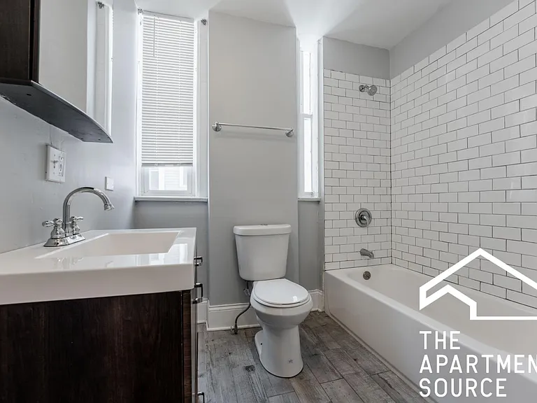 2858 N Central Park Ave #1F — Photo 13