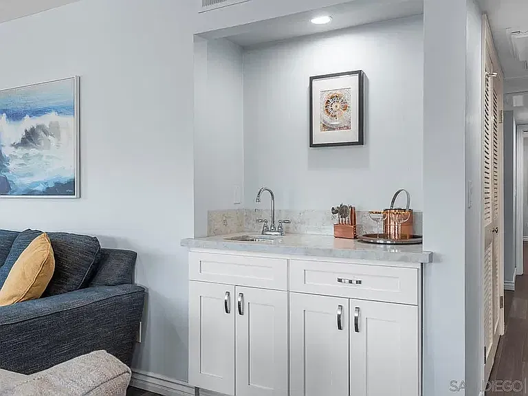 3 bed, 1794 sqft, $4,495 — Photo 4