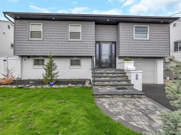 48 E 2nd Street, Freeport, NY 11520