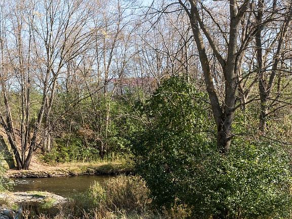 3rd image of 9187 Edgebrook Dr