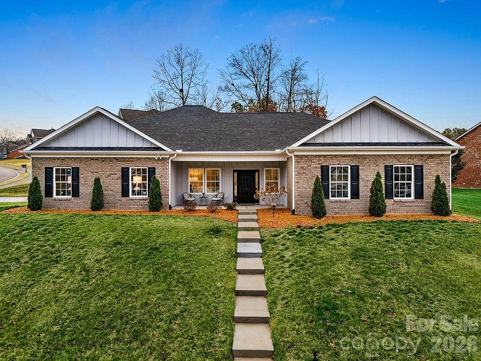 1st image of 609 Rosemore Pl