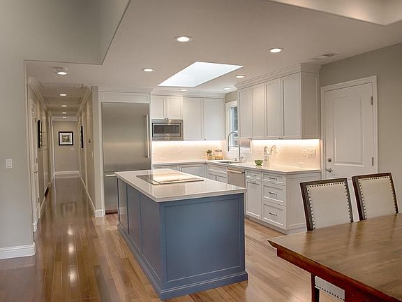 3rd image of 404 Durham St