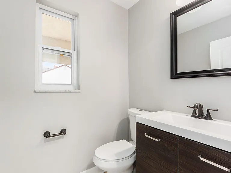 2652 Maplewood Dr — Photo 25