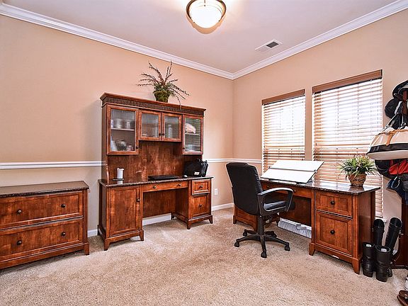 2nd image of 109 S Arcadian Way
