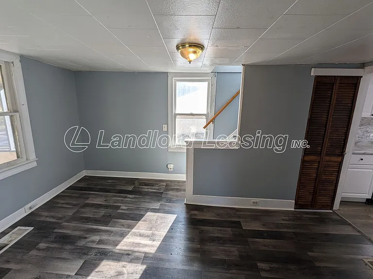 352 Broadway St — Photo 5
