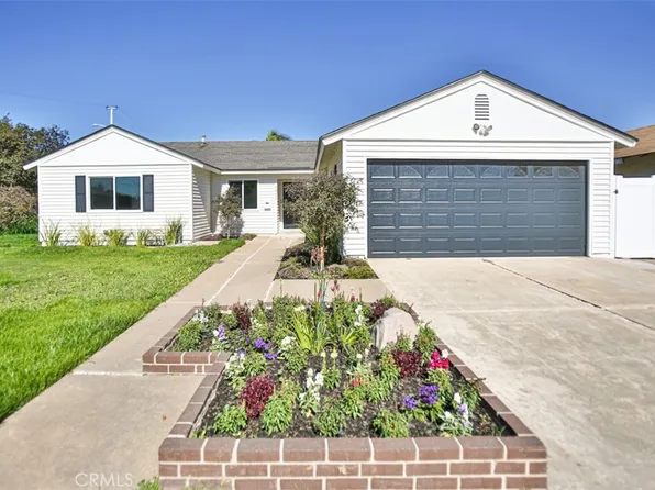 6401 Royal Oak Dr, Huntington Beach, CA 92647