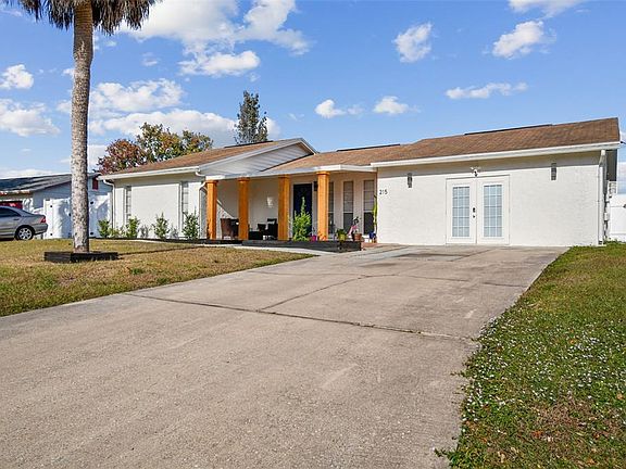 3rd image of 215 Gardenia Rd