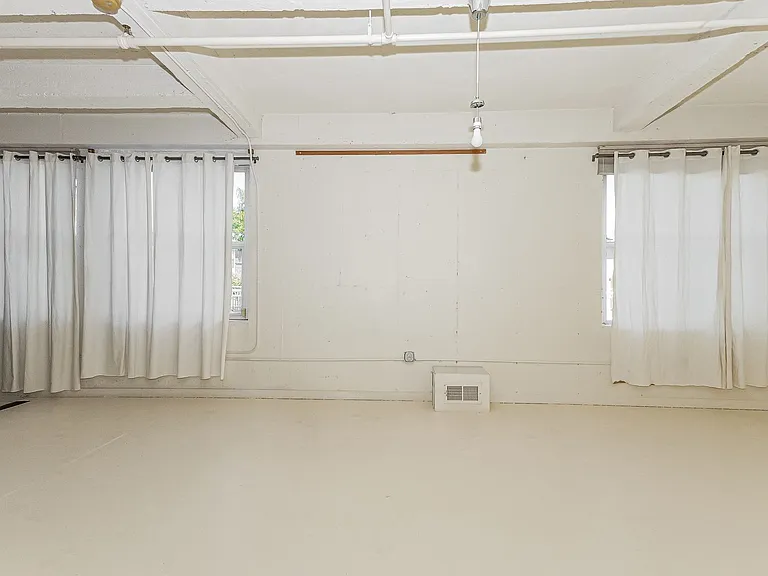 3240 Peralta St #10 — Photo 15