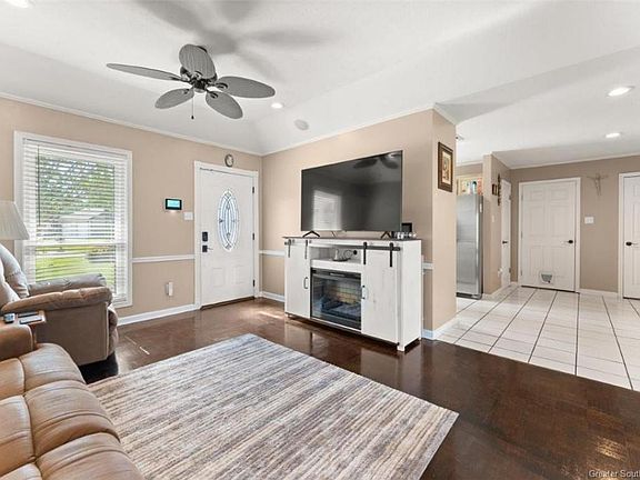 4th image of 412 Sandspoint Dr