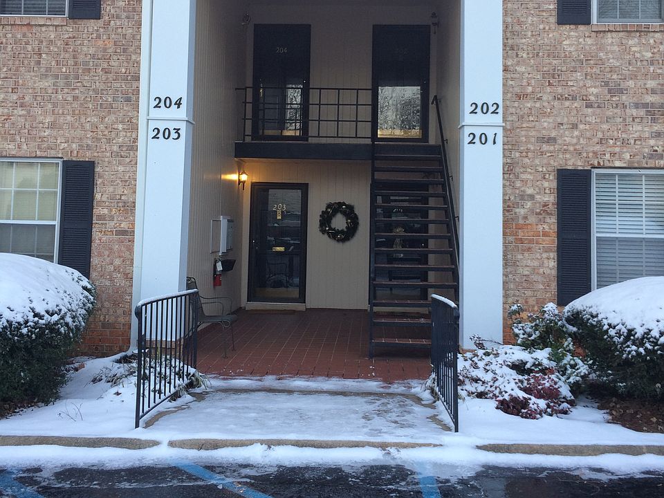 1st image of 925 Cleveland St Unit 204