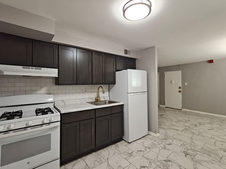 1st image of 7108 Oxford Ave #58