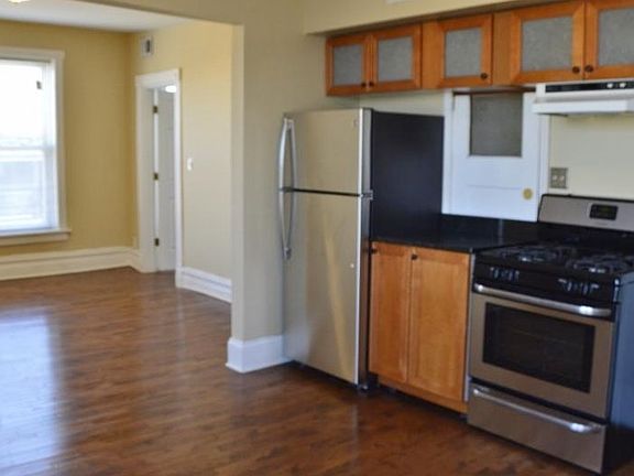 3rd image of 1412 N Ashland Ave Fl 4th