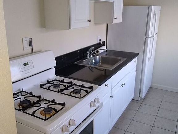 3rd image of 2138 India St
