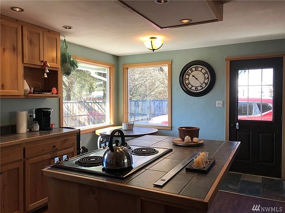 5th image of 408 Williams Dr