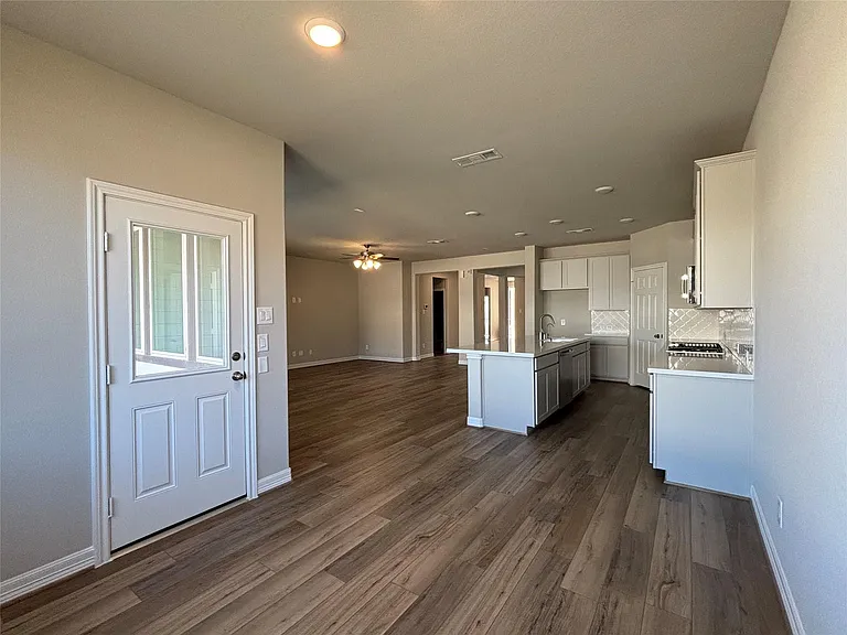 2913 Cliff Ridge Ln — Photo 10
