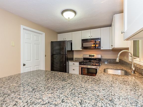 3rd image of 153 Heritage Dr #153