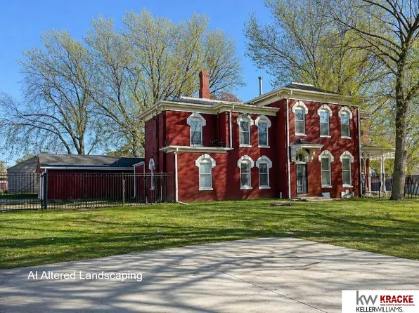 907 4th St, Fairbury, NE 68352