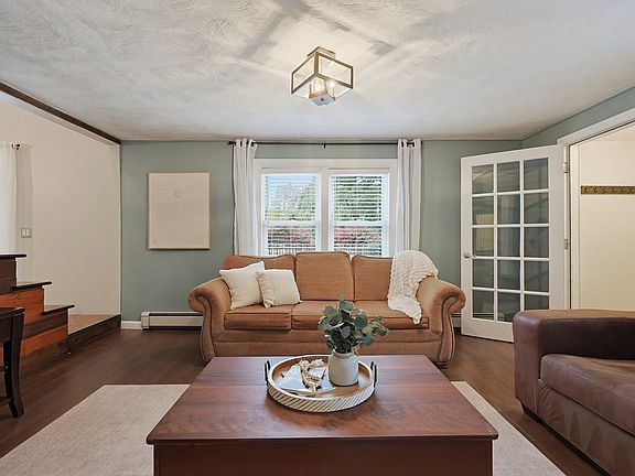 3rd image of 63 Cypress Rd