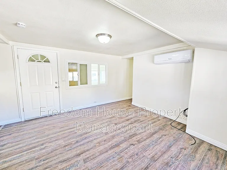 1080 W Windsong Ln #B — Photo 5