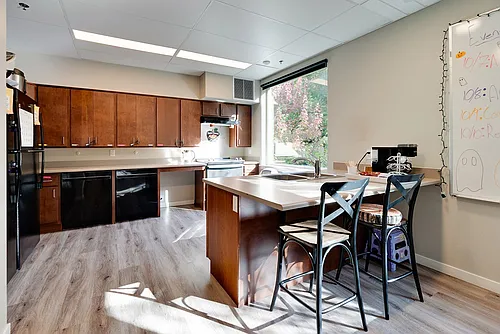 30 Bellevue Photo 1