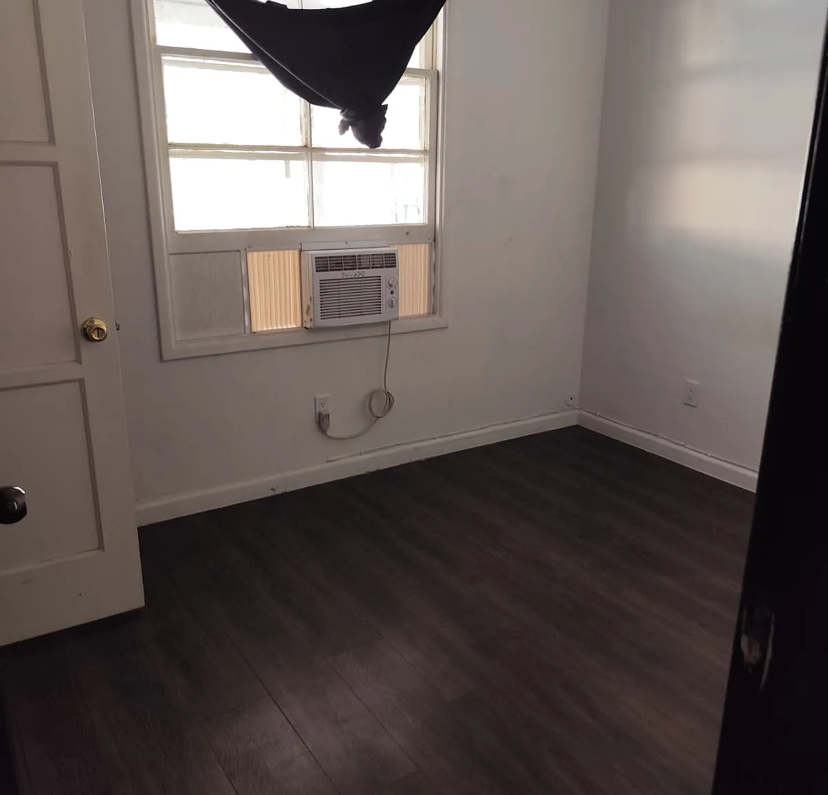 3 bed, 1003 sqft, $2,490 — Photo 4