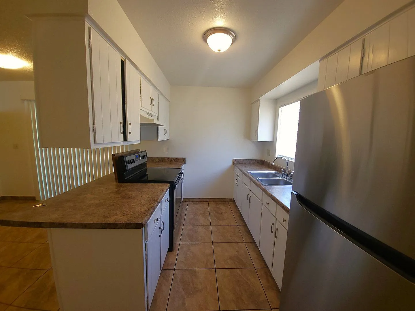 Coming Soon......Charming Home On West Side Of Phoenix — Photo 4