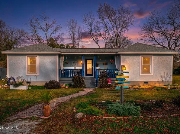 608 Church Street, Oriental, NC 28571