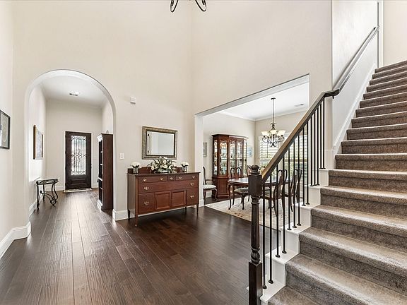 4th image of 11 Willow Tree Ct