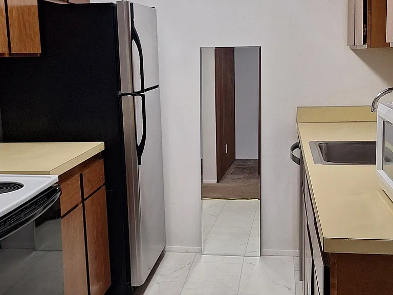 S 174th Pl — Photo 7