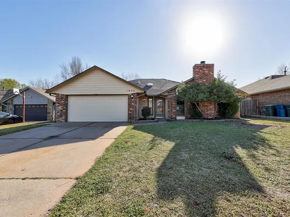 1908 Raquel Rd, Edmond, OK 73003