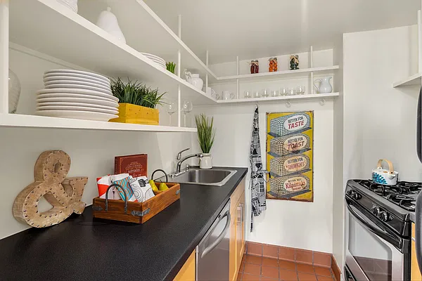 Sold by Compass | media 6