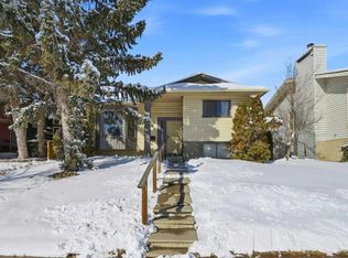 228 E Castleridge Dr NE, Calgary, AB T3J 1X3