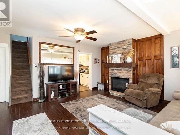 3rd image of 40 Jeavons Ave