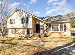 3401 Oak Tree Trl, Matthews, NC 28105