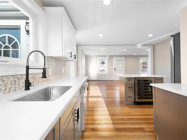 94 Kay St, Cumberland, RI 02864