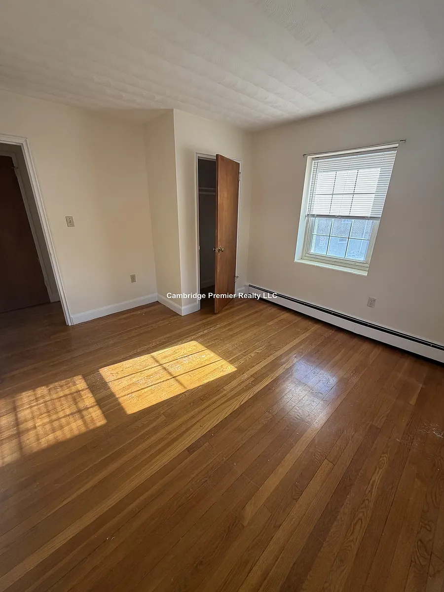 Building Photo - 11 Allen St #8