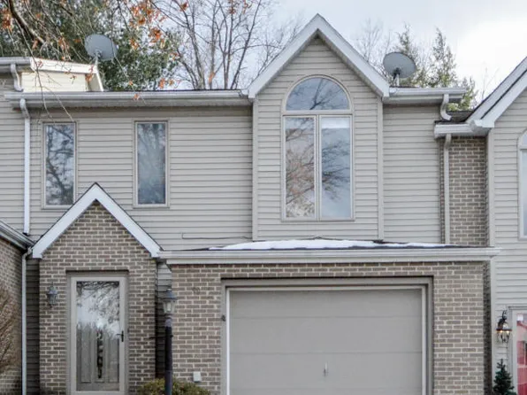 49 Clarks Ln, Plains, PA 18705