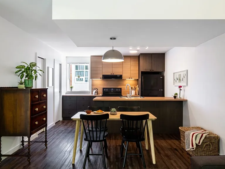370 Harbour Rd #302 — Photo 8