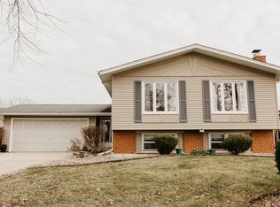 15301 Arroyo Dr, Oak Forest, IL 60452