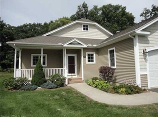 14 Hunt Glen Dr, Granby, CT 06035