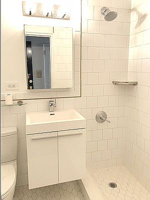 2nd image of 222 E 56th St #3D