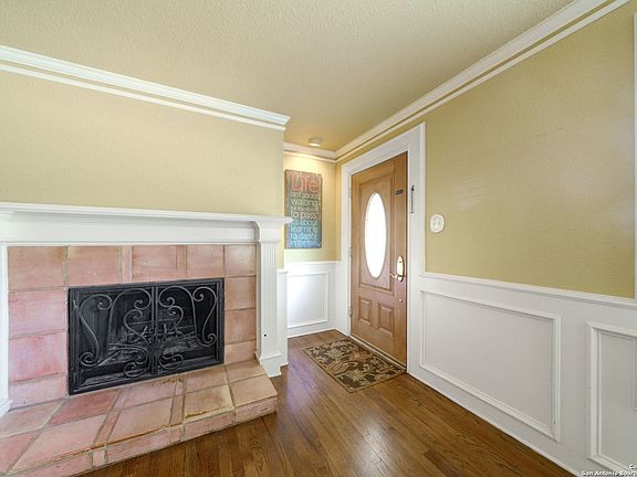 3rd image of 119 BRYKER DR