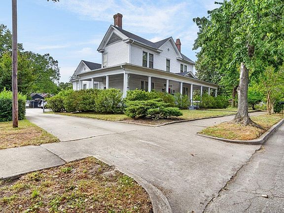 2nd image of 558 Rowland St