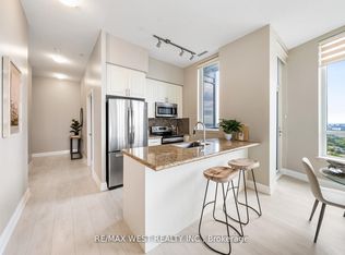 7161 Yonge St #PENTHOUSE 10, Markham, ON L3T 0C8