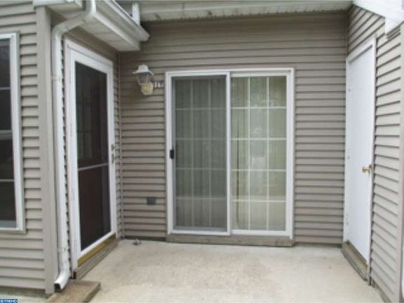 5th image of 11 Fleetwood Ct