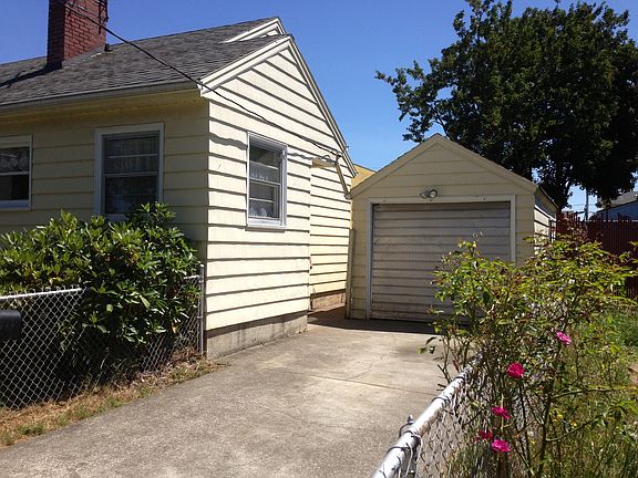 detached one car garage