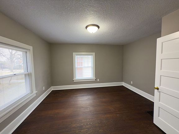 4th image of 444 Arcadia Ct