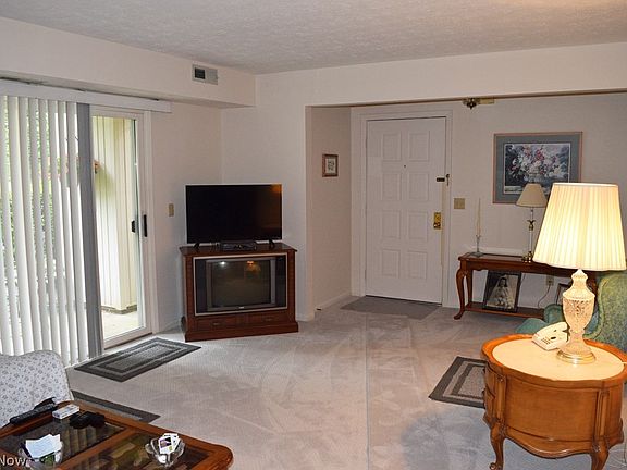 3rd image of 7128 Village Dr