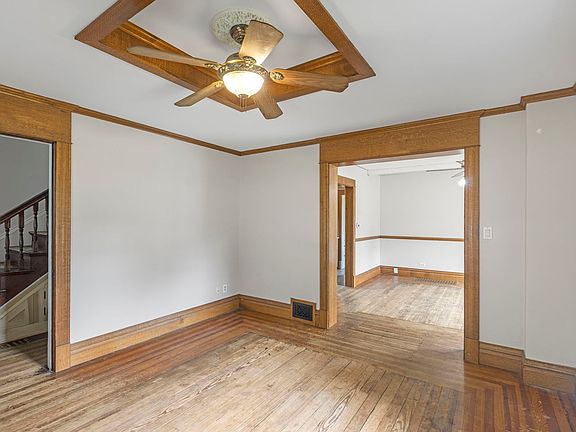 4th image of 902 Wicker St