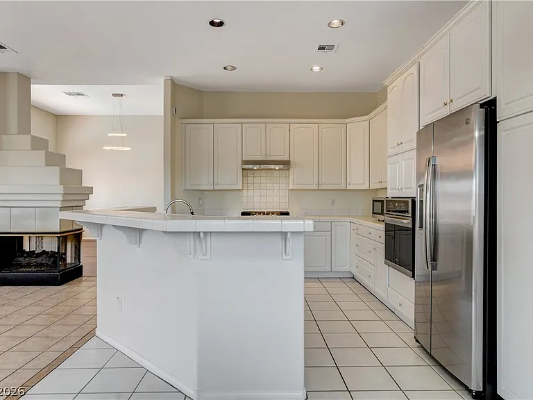1371 Aultman Ct — Photo 8